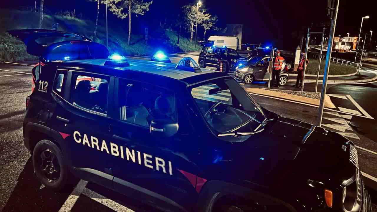 Volante notturna dei carabinieri