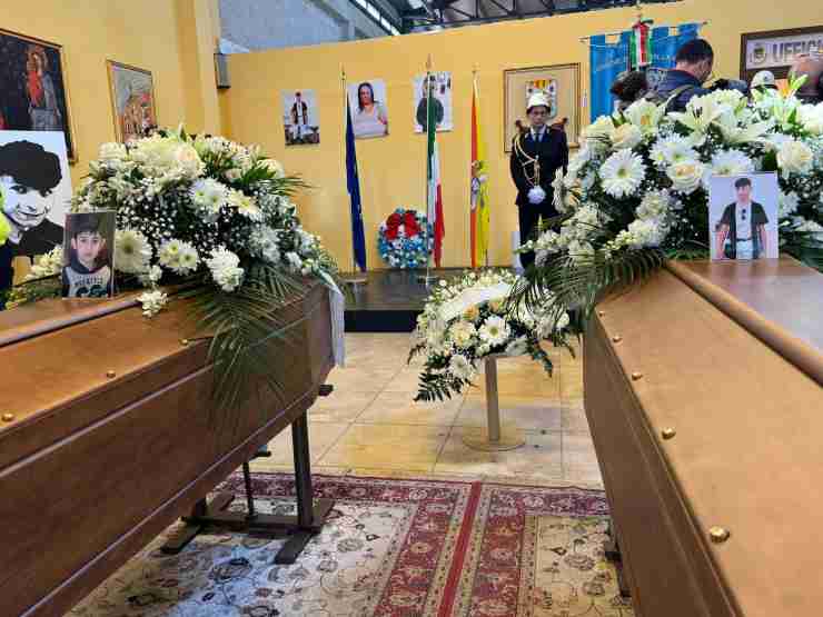 I funerali dei figli di Barreca, Kevin ed Emmanuel