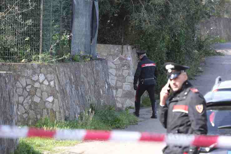 I carabinieri sul luogo della strage