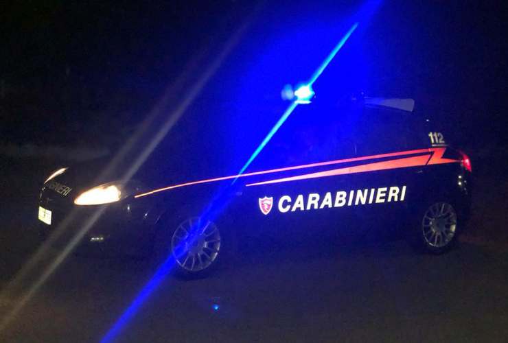 Volante dei carabinieri di notte