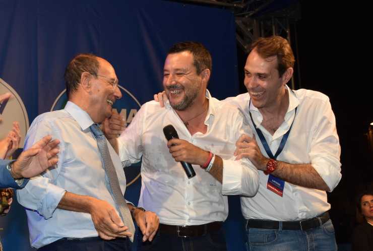 Luca Sammartino sul palco insieme a Renato Schifani e Matteo Salvini