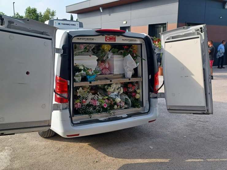 I funerali di Patrizia Cormos e Bianca Doros