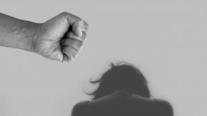 Civitanova Marche, 13enne denuncia ai carabinieri padre per violenza